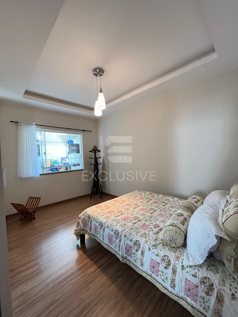Casa com 4 dormit&oacute;rios &agrave; venda, 405 m&sup2; por R$ 1.300.000,00 - Cascatinha - Nova Friburgo/RJ  Nova Friburgo - 