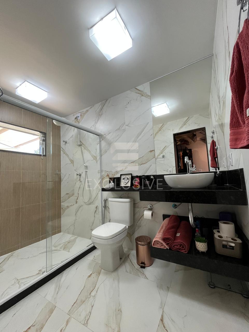 Casa com 4 dormit&oacute;rios &agrave; venda, 405 m&sup2; por R$ 1.300.000,00 - Cascatinha - Nova Friburgo/RJ  Nova Friburgo - 