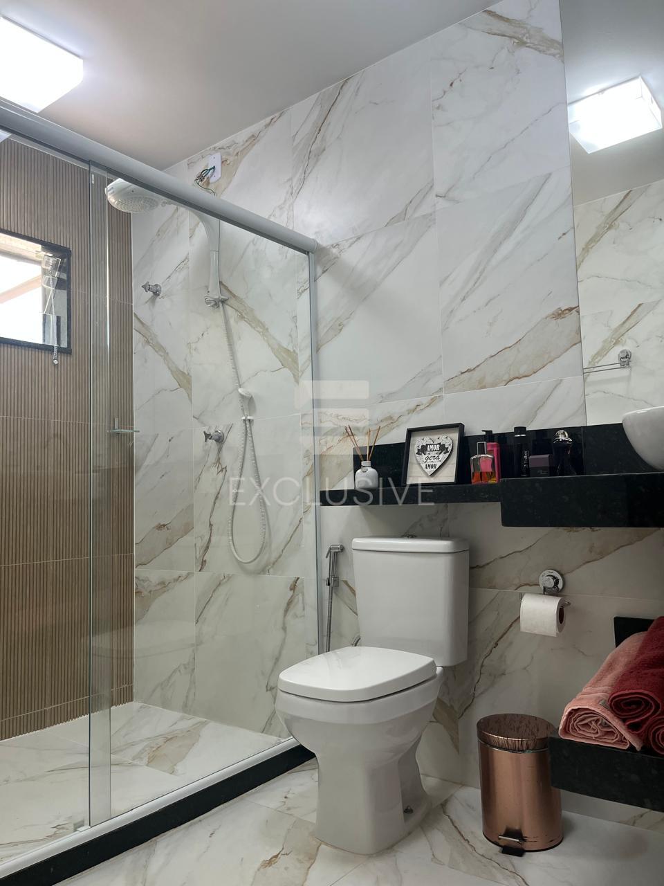 Casa com 4 dormit&oacute;rios &agrave; venda, 405 m&sup2; por R$ 1.300.000,00 - Cascatinha - Nova Friburgo/RJ  Nova Friburgo - 