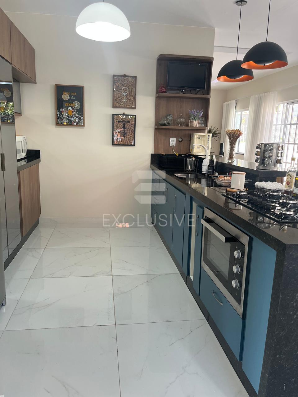 Casa com 4 dormit&oacute;rios &agrave; venda, 405 m&sup2; por R$ 1.300.000,00 - Cascatinha - Nova Friburgo/RJ  Nova Friburgo - 