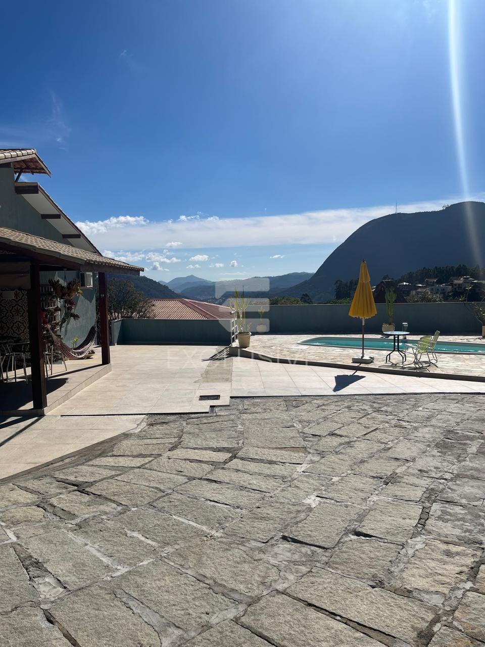Casa com 4 dormit&oacute;rios &agrave; venda, 405 m&sup2; por R$ 1.300.000,00 - Cascatinha - Nova Friburgo/RJ  Nova Friburgo - 