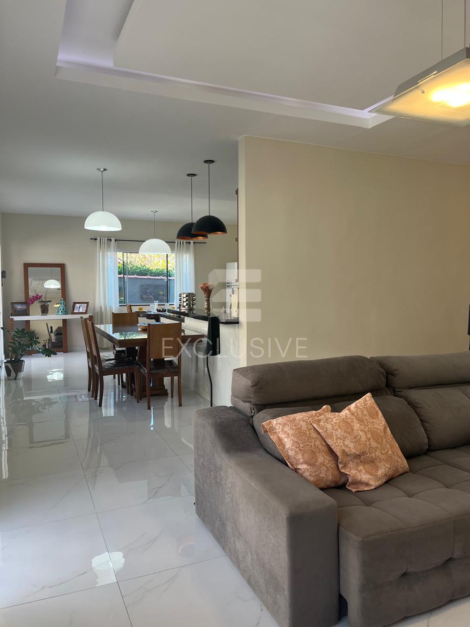 Casa com 4 dormit&oacute;rios &agrave; venda, 405 m&sup2; por R$ 1.300.000,00 - Cascatinha - Nova Friburgo/RJ  Nova Friburgo - 