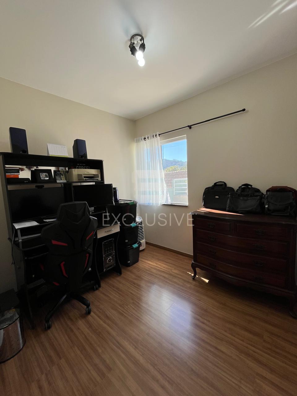Casa com 4 dormit&oacute;rios &agrave; venda, 405 m&sup2; por R$ 1.300.000,00 - Cascatinha - Nova Friburgo/RJ  Nova Friburgo - 