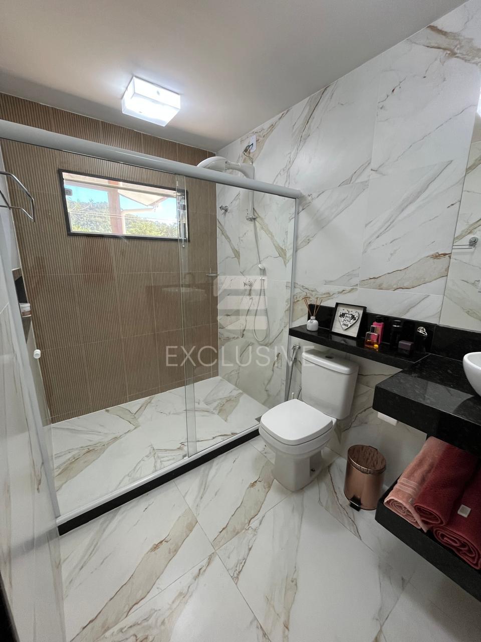 Casa com 4 dormit&oacute;rios &agrave; venda, 405 m&sup2; por R$ 1.300.000,00 - Cascatinha - Nova Friburgo/RJ  Nova Friburgo - 