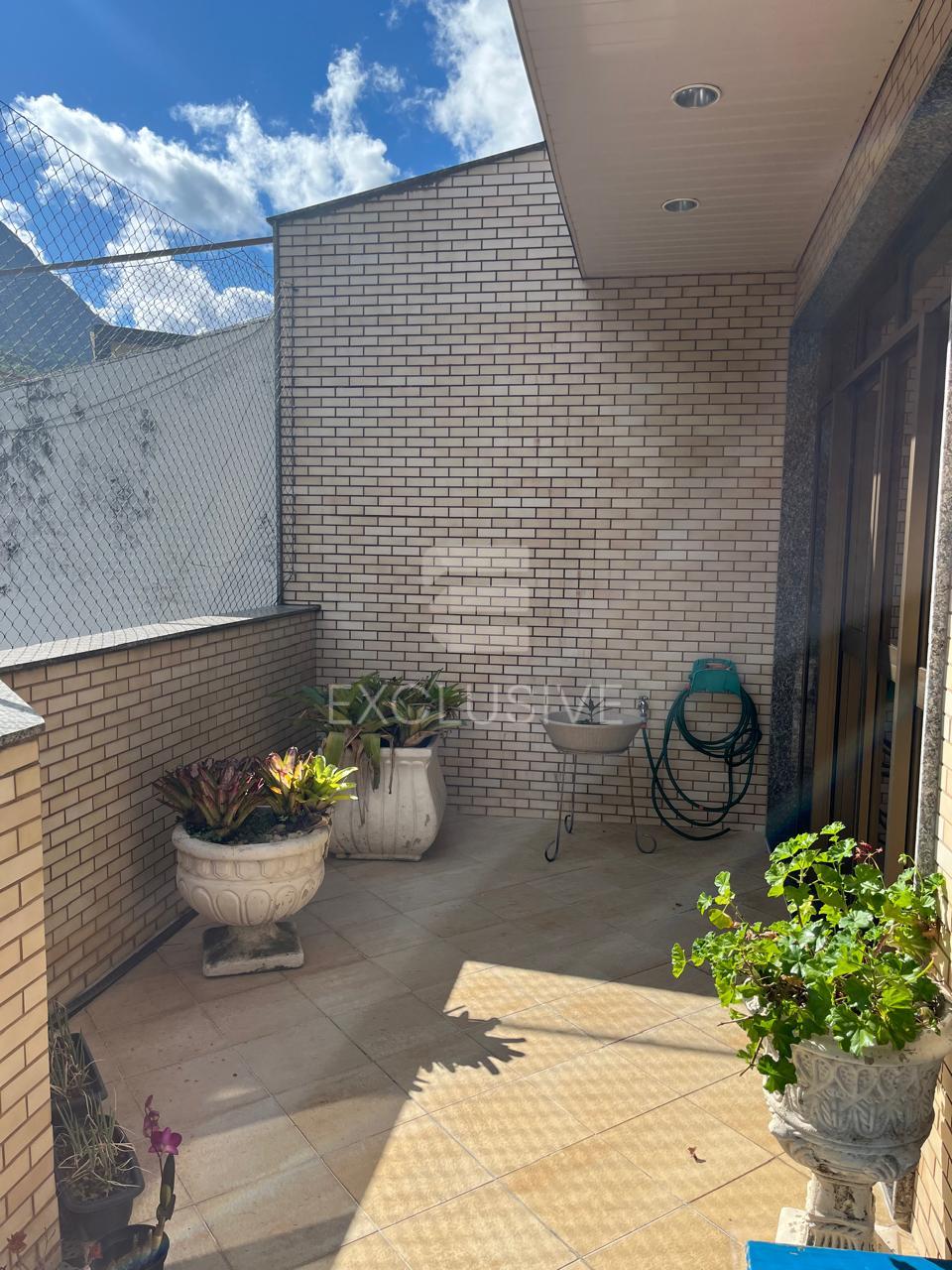 Cobertura com 2 dormit&oacute;rios &agrave; venda, 120 m&sup2; por R$ 900.000, 00 - Centro - Nova Friburgo  Nova Friburgo - 