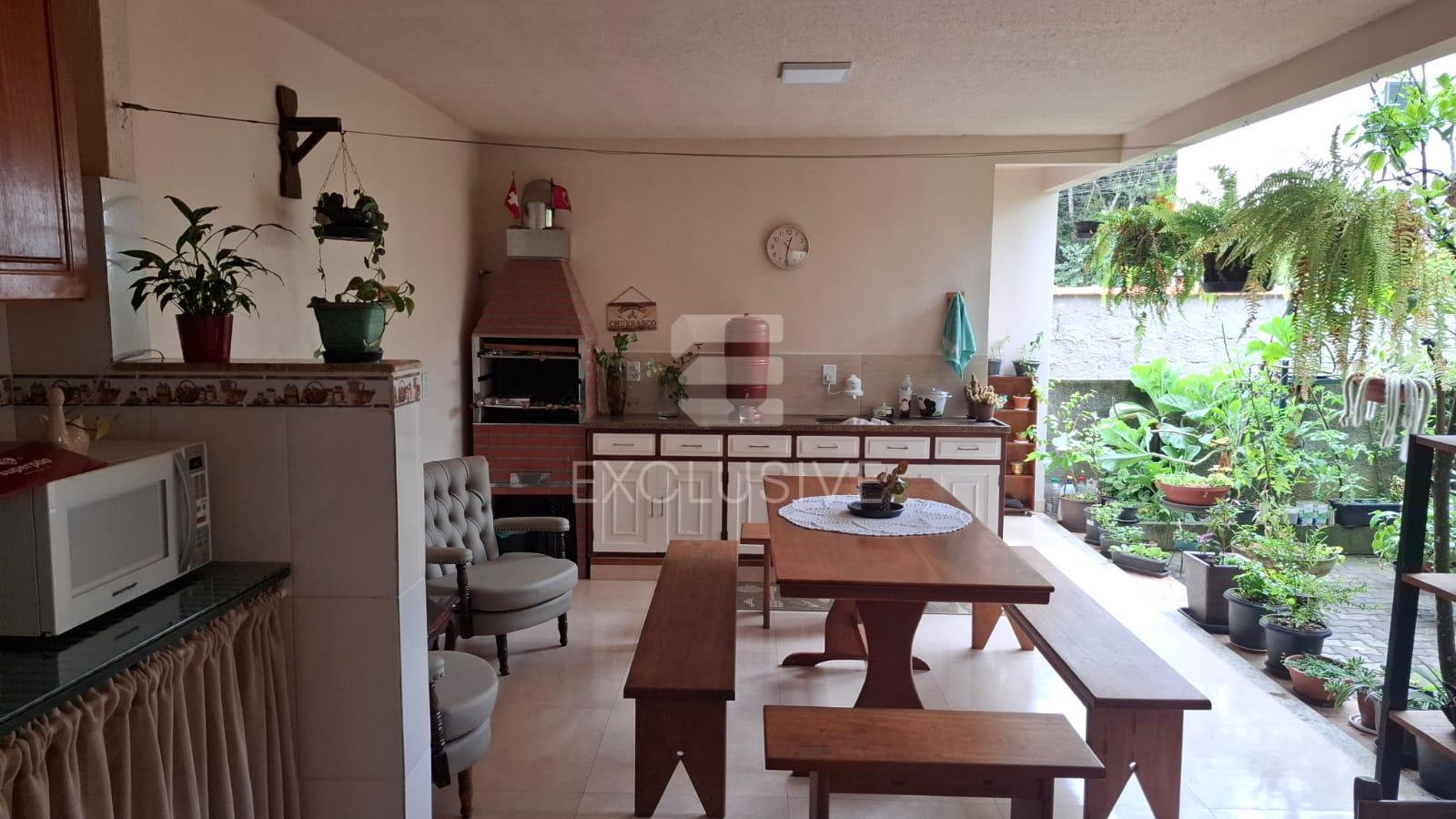 Casa com 4 dormit&oacute;rios &agrave; venda, 150 m&sup2; por R$ 550.000 - Nova Sui&ccedil;a - Nova Friburgo - RJ  Nova Friburgo - 