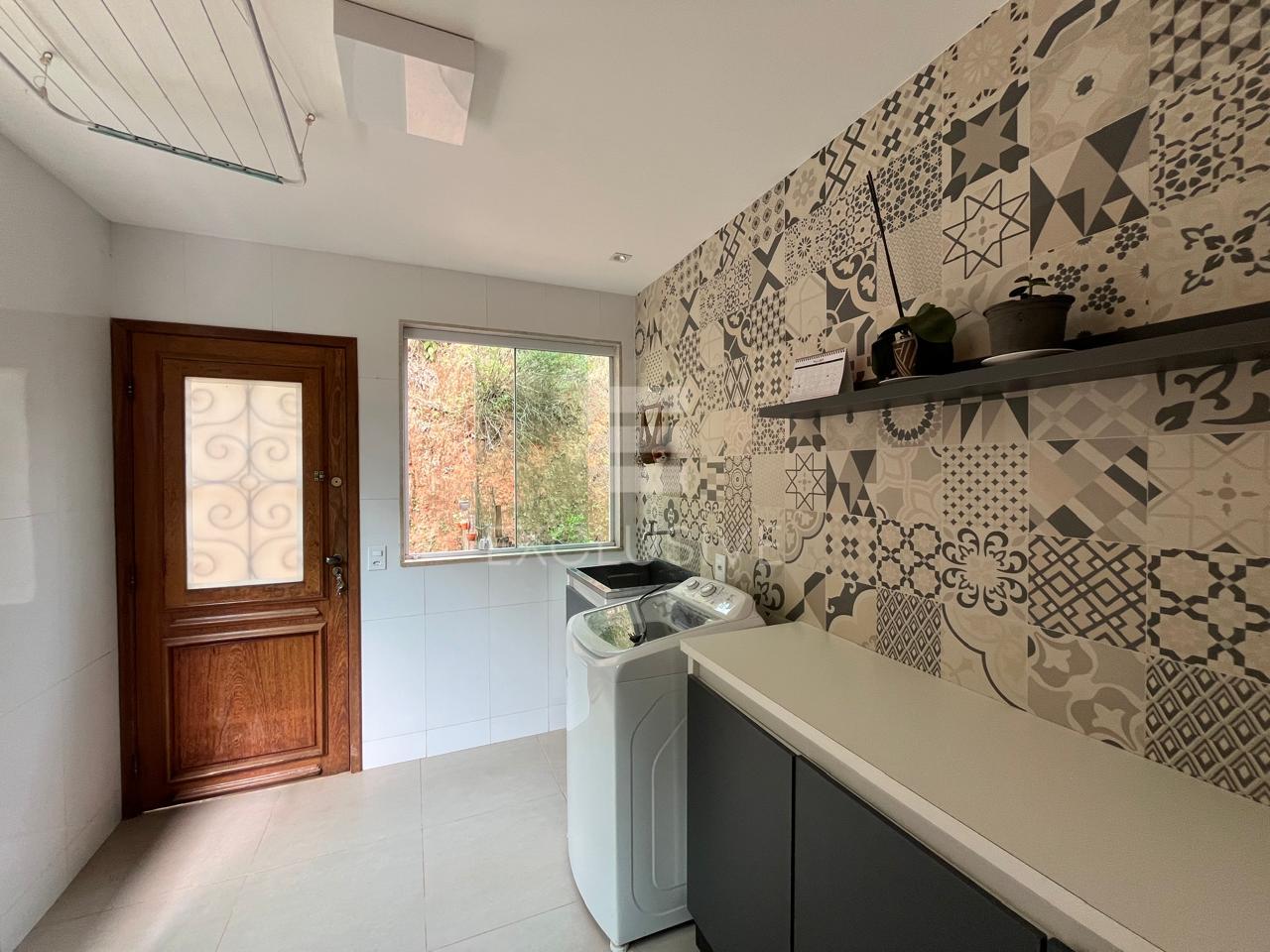 Casa com 4 dormit&oacute;rios &agrave; venda, 260 m&sup2; por R$ 795.000,00 -Perisse - Nova Friburgo/RJ Rua Almirante Pinto Guedes Nova Friburgo - 