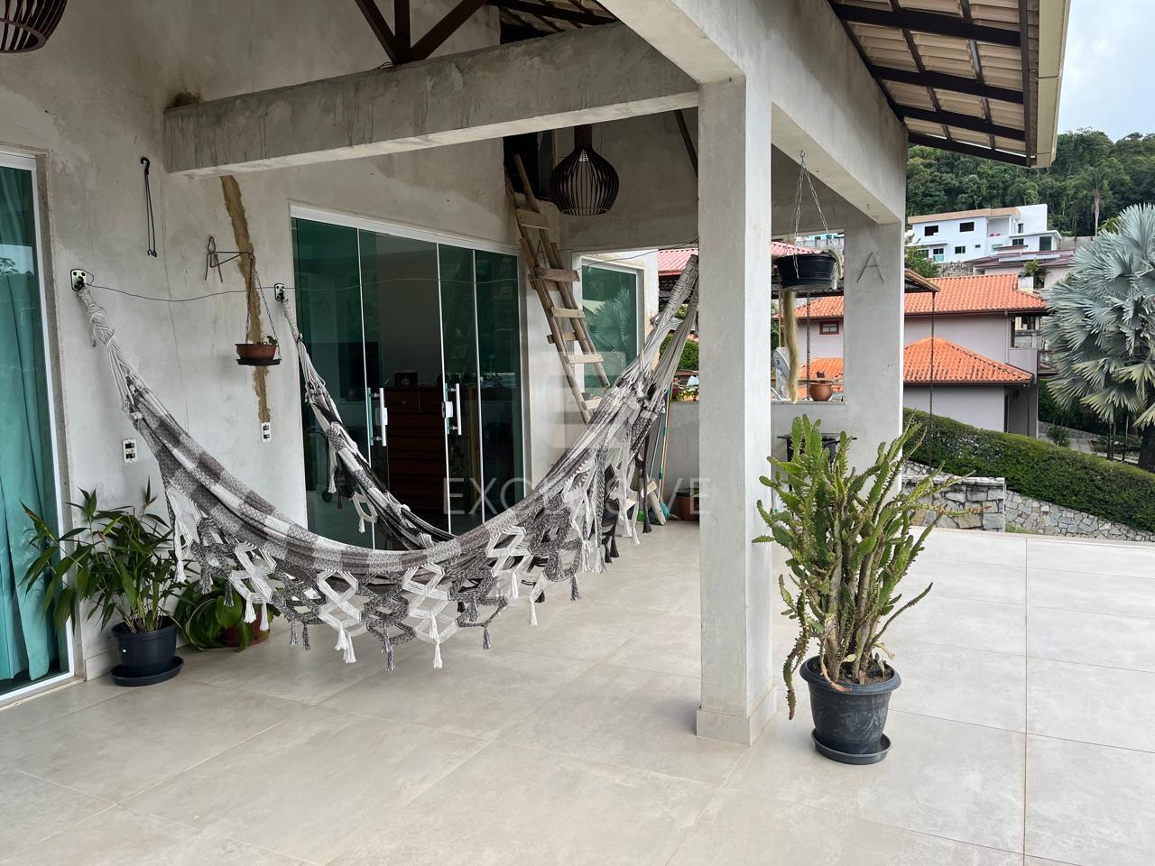 Casa com 4 dormit&oacute;rios &agrave; venda, 260 m&sup2; por R$ 795.000,00 -Perisse - Nova Friburgo/RJ Rua Almirante Pinto Guedes Nova Friburgo - 