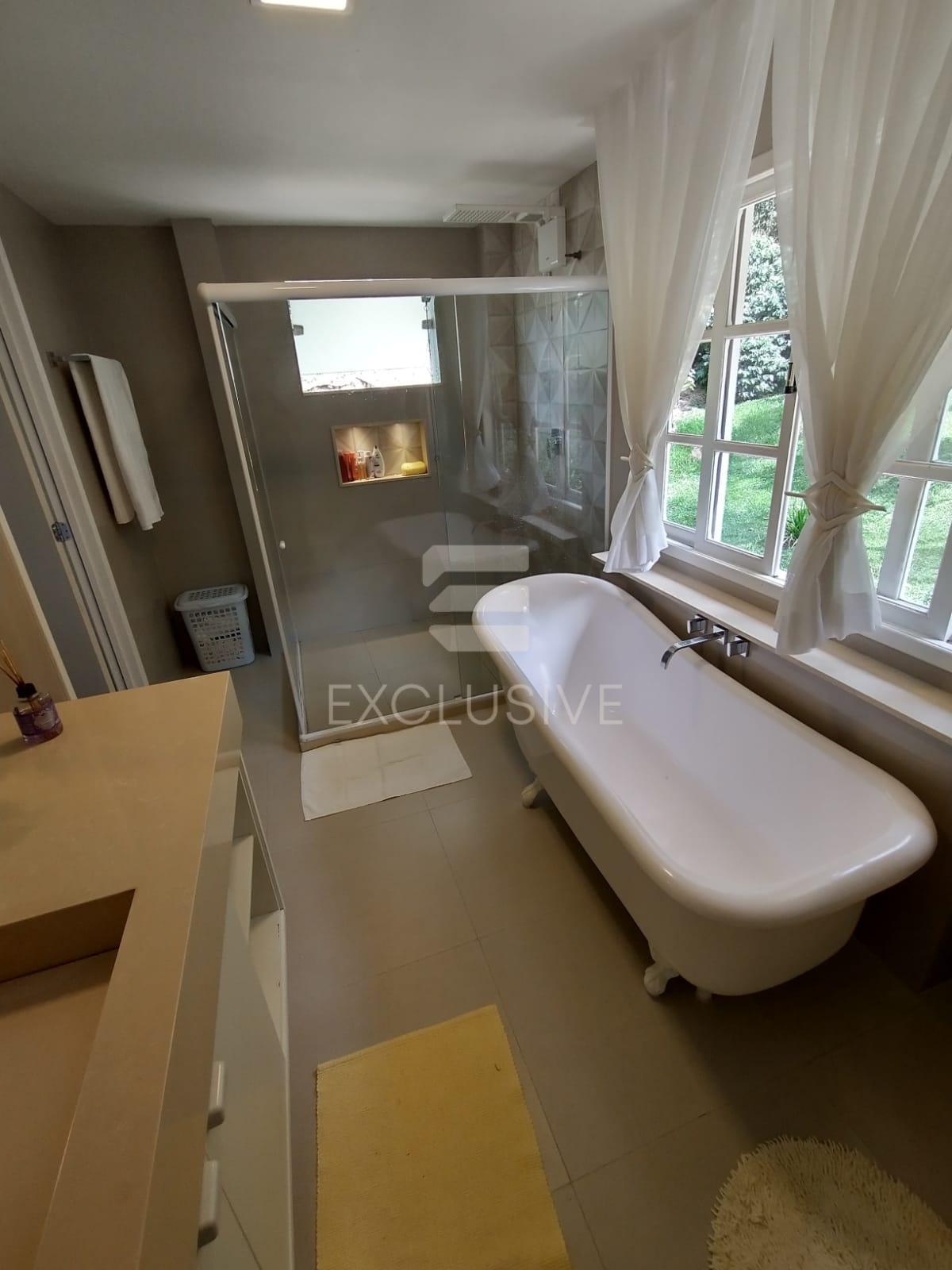 Casa com 4 dormit&oacute;rios &agrave; venda, 480 m&sup2; por R$ 1.100.000 - Mury - Nova Friburgo - RJ  Nova Friburgo - 
