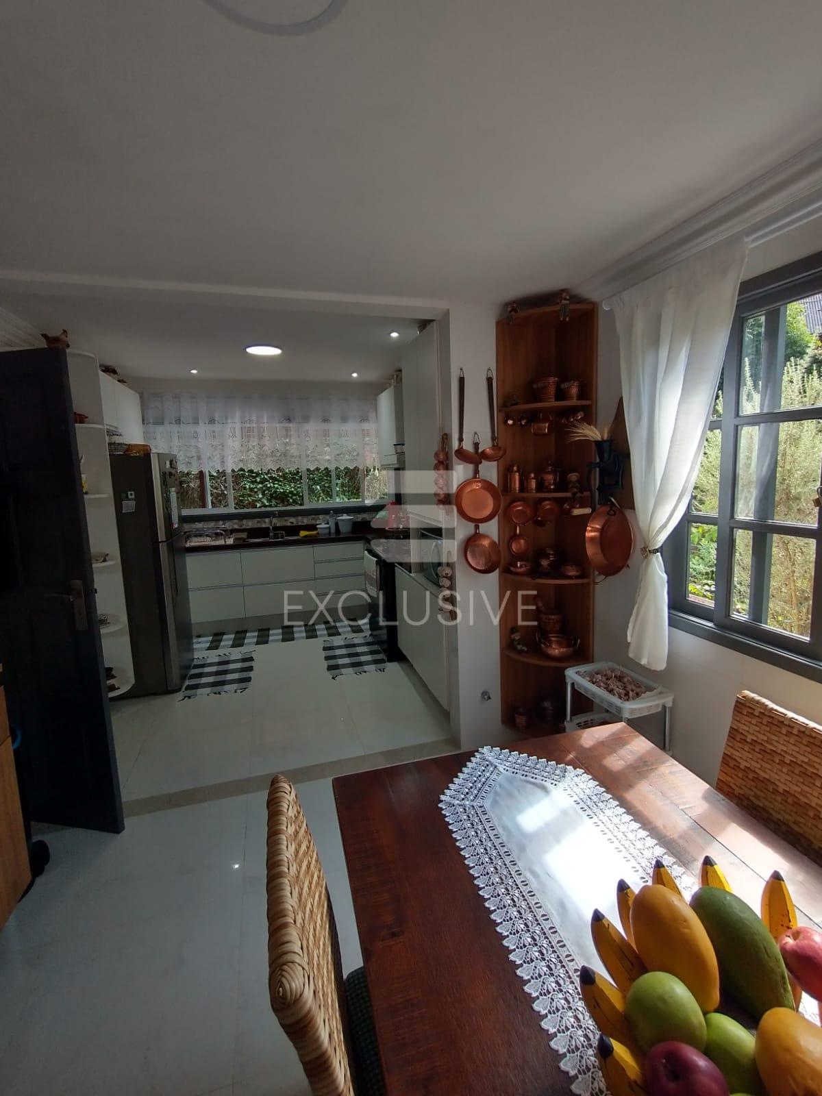 Casa com 4 dormit&oacute;rios &agrave; venda, 480 m&sup2; por R$ 1.100.000 - Mury - Nova Friburgo - RJ  Nova Friburgo - 