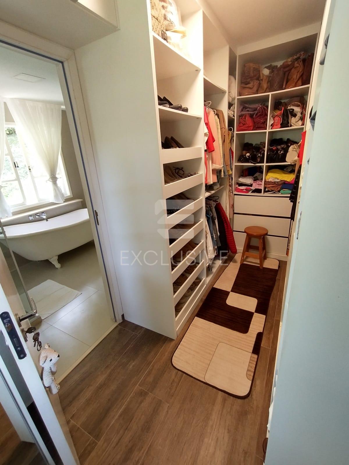 Casa com 4 dormit&oacute;rios &agrave; venda, 480 m&sup2; por R$ 1.100.000 - Mury - Nova Friburgo - RJ  Nova Friburgo - 