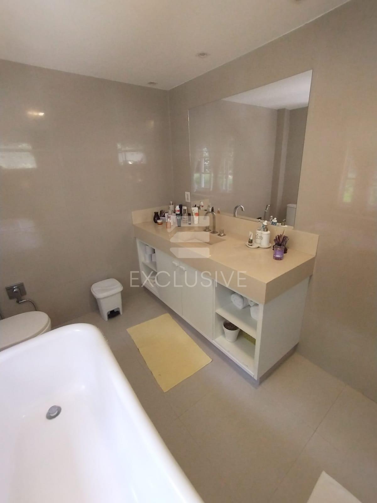Casa com 4 dormit&oacute;rios &agrave; venda, 480 m&sup2; por R$ 1.100.000 - Mury - Nova Friburgo - RJ  Nova Friburgo - 