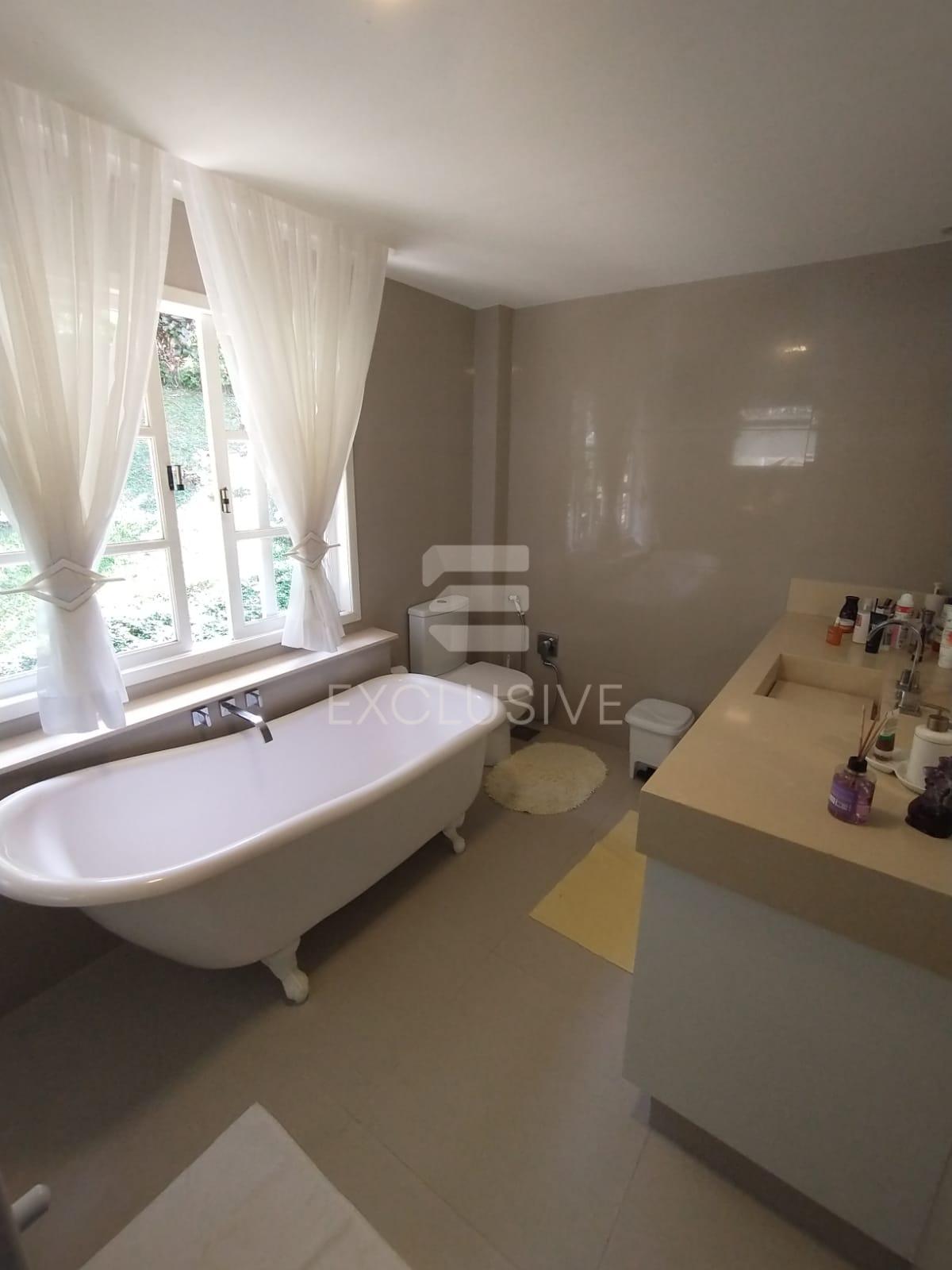 Casa com 4 dormit&oacute;rios &agrave; venda, 480 m&sup2; por R$ 1.100.000 - Mury - Nova Friburgo - RJ  Nova Friburgo - 