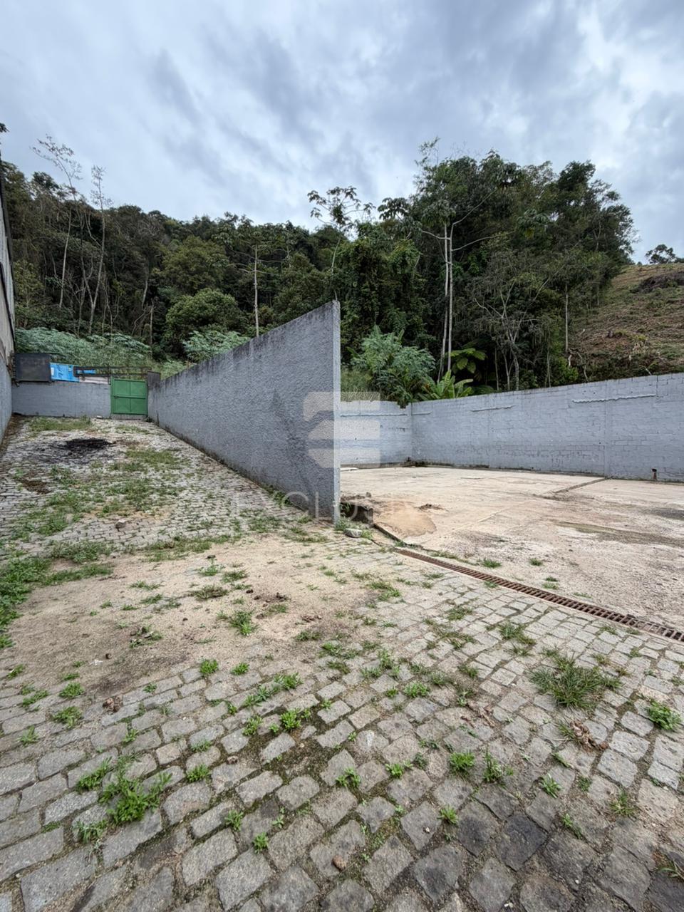 EXCELENTE GALP&Atilde;O PARA LOCA&Ccedil;&Atilde;O NA TERE X FRI COM 1120M&sup2; Mario Antonio Thurler Nova Friburgo - 