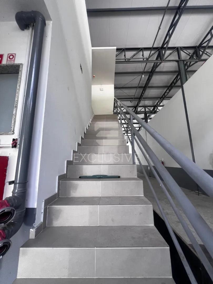 EXCELENTES GALP&Otilde;ES PARA LOCA&Ccedil;&Atilde;O COM 500M&sup2; NO POLO COMERCIAL RJ-130 Nova Friburgo - 