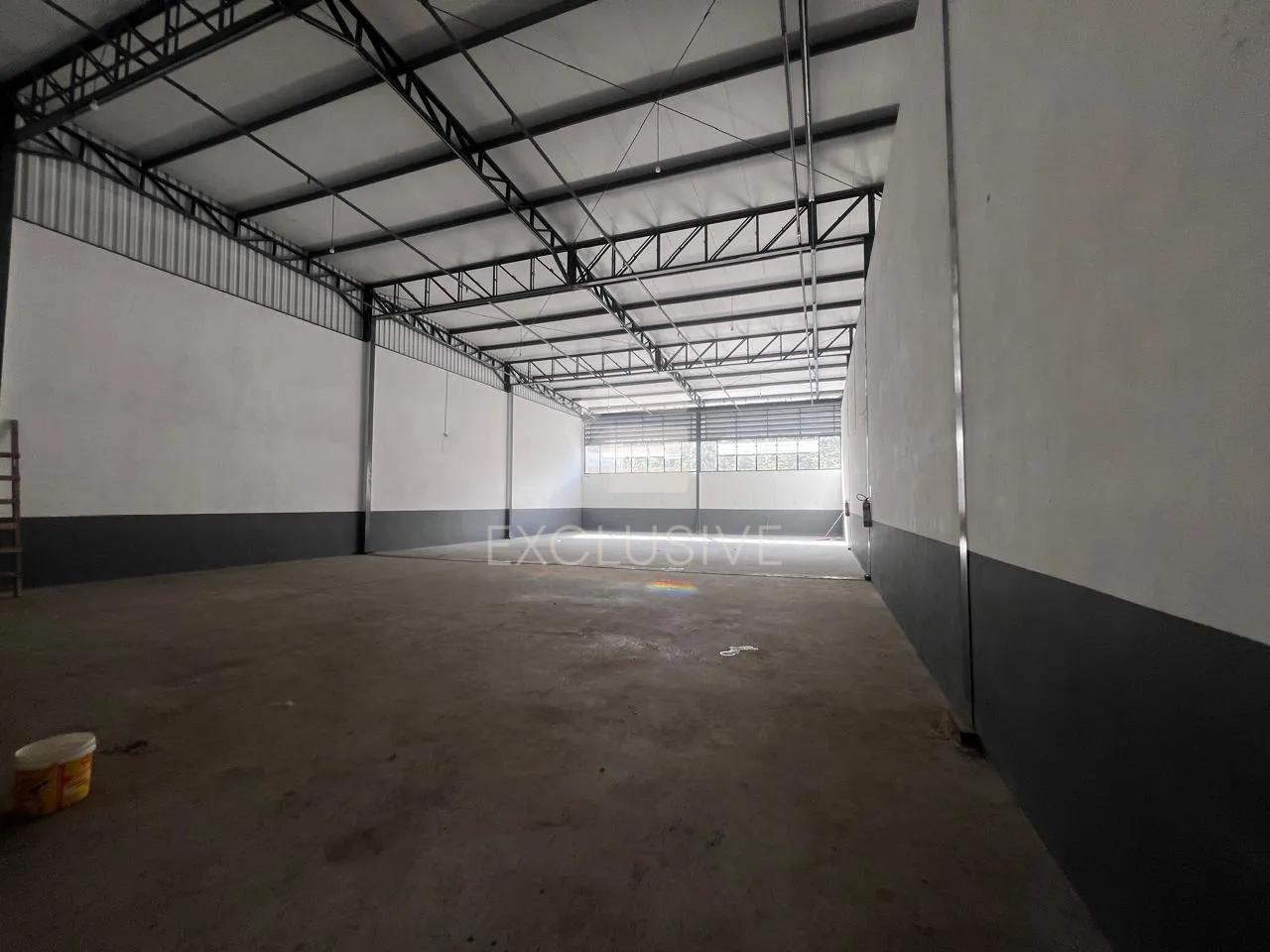 EXCELENTES GALP&Otilde;ES PARA LOCA&Ccedil;&Atilde;O COM 500M&sup2; NO POLO COMERCIAL RJ-130 Nova Friburgo - 