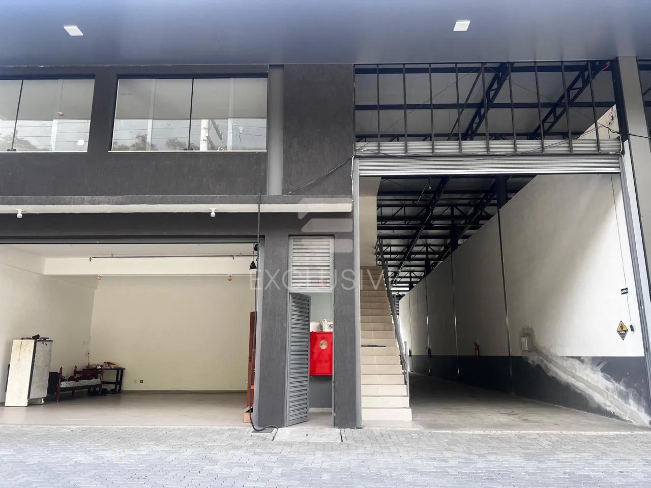 EXCELENTES GALP&Otilde;ES PARA LOCA&Ccedil;&Atilde;O COM 500M&sup2; NO POLO COMERCIAL RJ-130 Nova Friburgo - 
