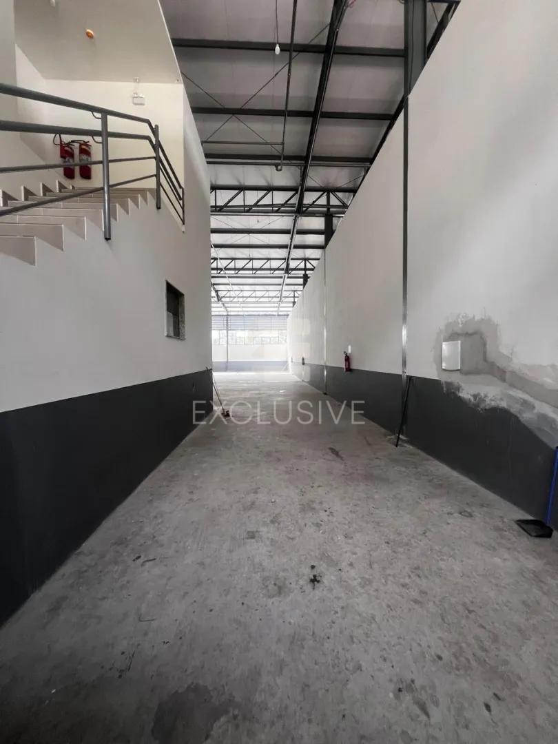 EXCELENTES GALP&Otilde;ES PARA LOCA&Ccedil;&Atilde;O COM 500M&sup2; NO POLO COMERCIAL RJ-130 Nova Friburgo - 