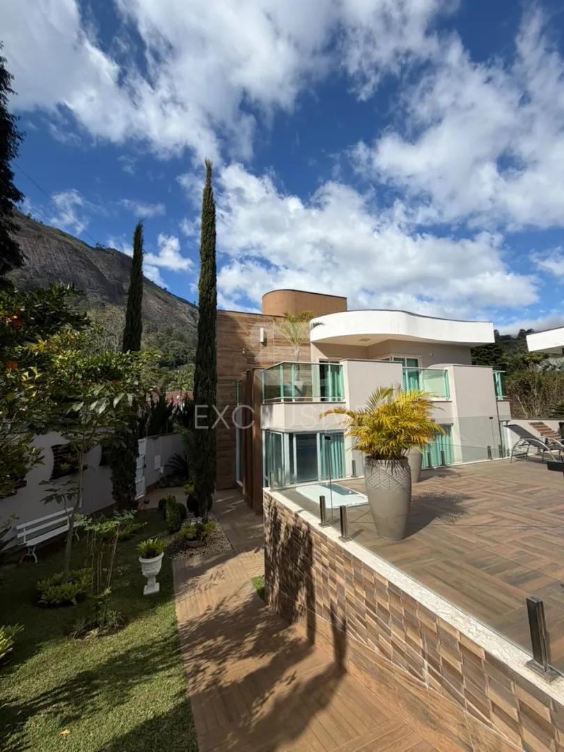 Casa com 3 dormit&oacute;rios &agrave; venda, 280 m&sup2; por R$ 2.350.000,00 - C&ocirc;nego - Nova Friburgo/RJ Rua Barão de Lucena Nova Friburgo - 