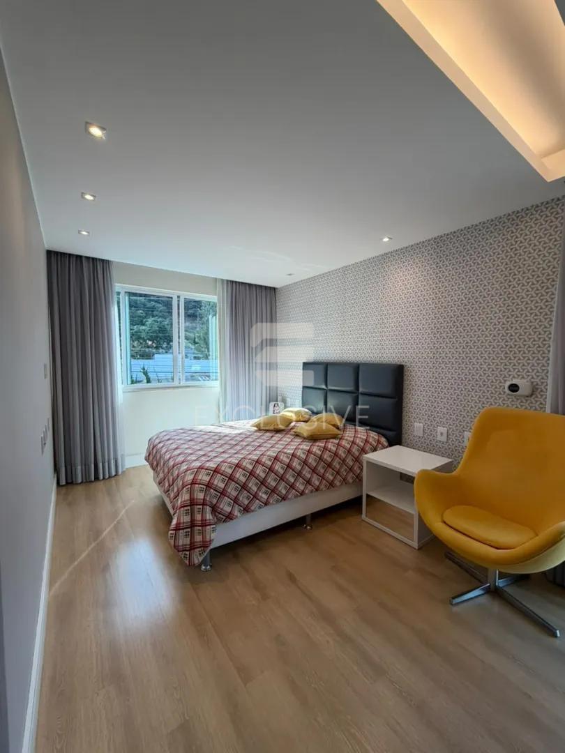 Casa com 3 dormit&oacute;rios &agrave; venda, 280 m&sup2; por R$ 2.350.000,00 - C&ocirc;nego - Nova Friburgo/RJ Rua Barão de Lucena Nova Friburgo - 