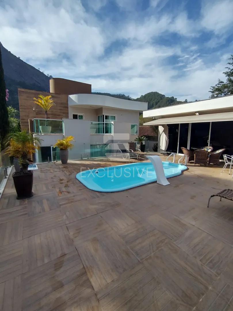 Casa com 3 dormit&oacute;rios &agrave; venda, 280 m&sup2; por R$ 2.350.000,00 - C&ocirc;nego - Nova Friburgo/RJ Rua Barão de Lucena Nova Friburgo - 