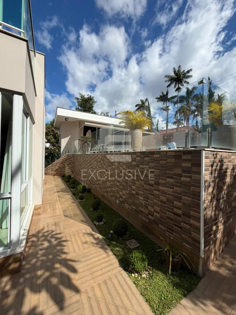 Casa com 3 dormit&oacute;rios &agrave; venda, 280 m&sup2; por R$ 2.350.000,00 - C&ocirc;nego - Nova Friburgo/RJ Rua Barão de Lucena Nova Friburgo - 