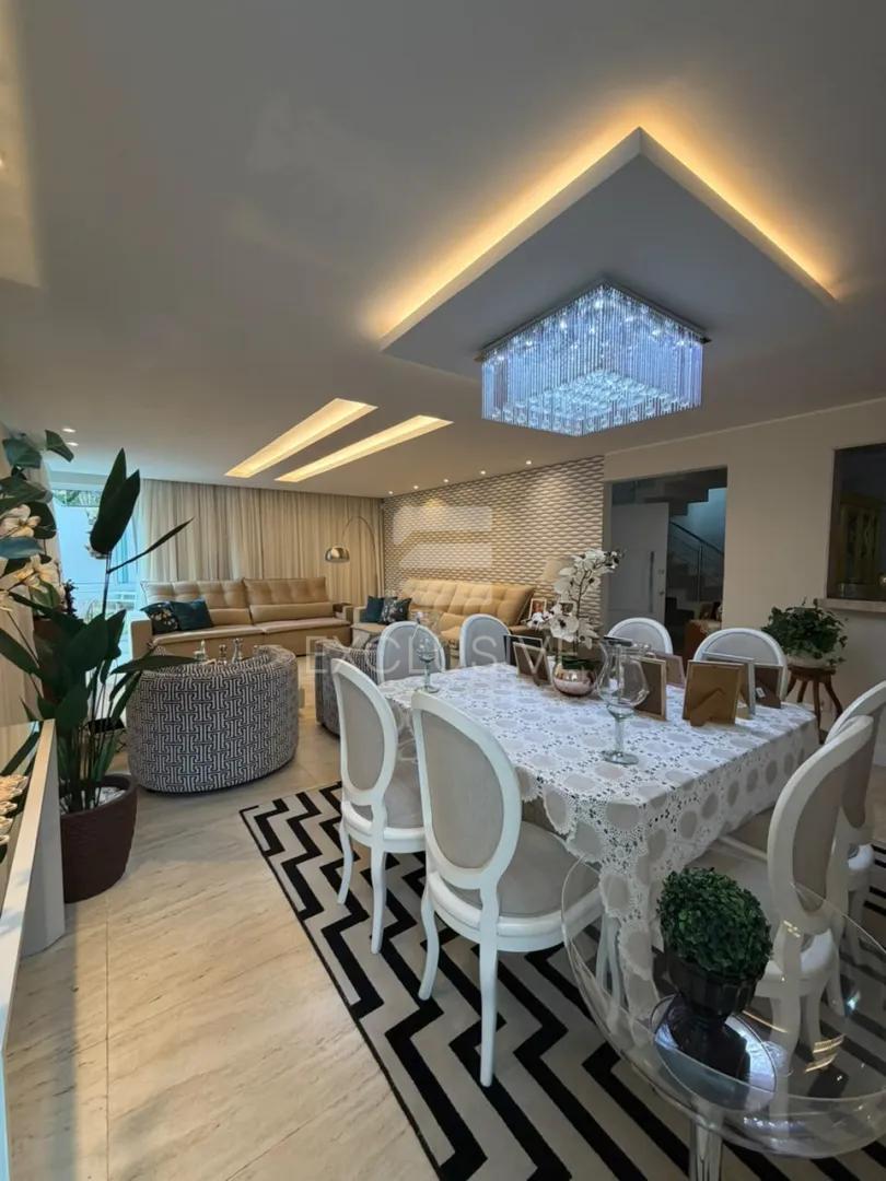Casa com 3 dormit&oacute;rios &agrave; venda, 280 m&sup2; por R$ 2.350.000,00 - C&ocirc;nego - Nova Friburgo/RJ Rua Barão de Lucena Nova Friburgo - 