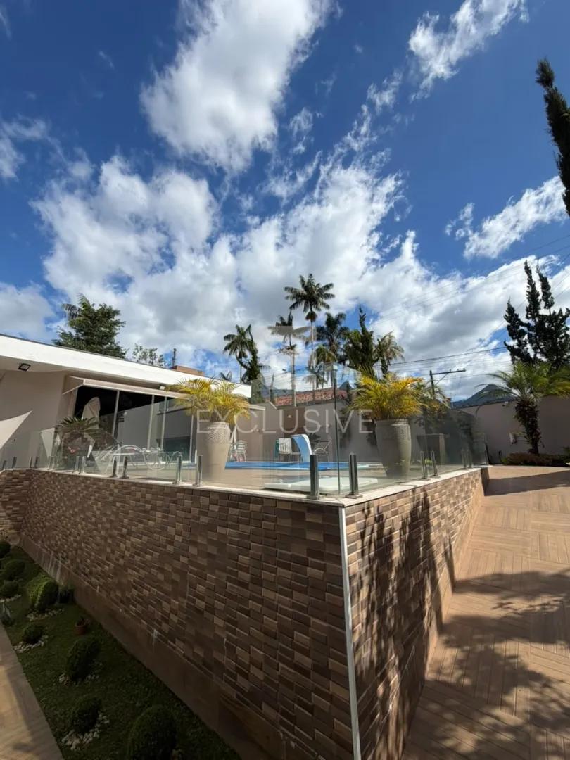 Casa com 3 dormit&oacute;rios &agrave; venda, 280 m&sup2; por R$ 2.350.000,00 - C&ocirc;nego - Nova Friburgo/RJ Rua Barão de Lucena Nova Friburgo - 