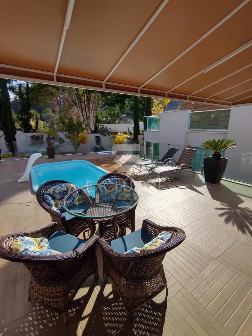 Casa com 3 dormit&oacute;rios &agrave; venda, 280 m&sup2; por R$ 2.350.000,00 - C&ocirc;nego - Nova Friburgo/RJ Rua Barão de Lucena Nova Friburgo - 