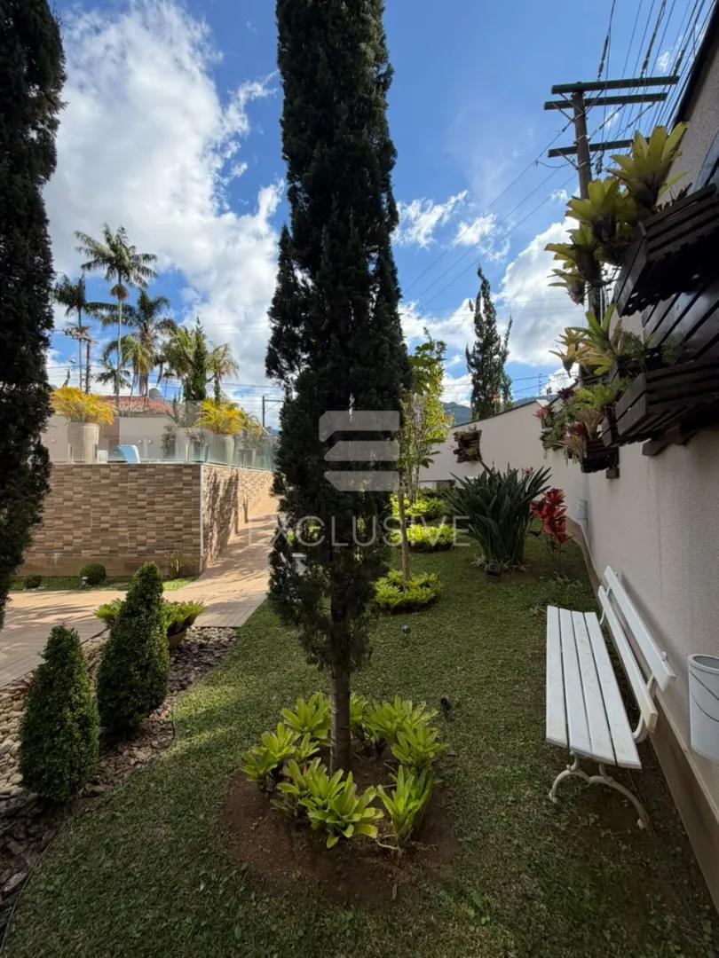 Casa com 3 dormit&oacute;rios &agrave; venda, 280 m&sup2; por R$ 2.350.000,00 - C&ocirc;nego - Nova Friburgo/RJ Rua Barão de Lucena Nova Friburgo - 