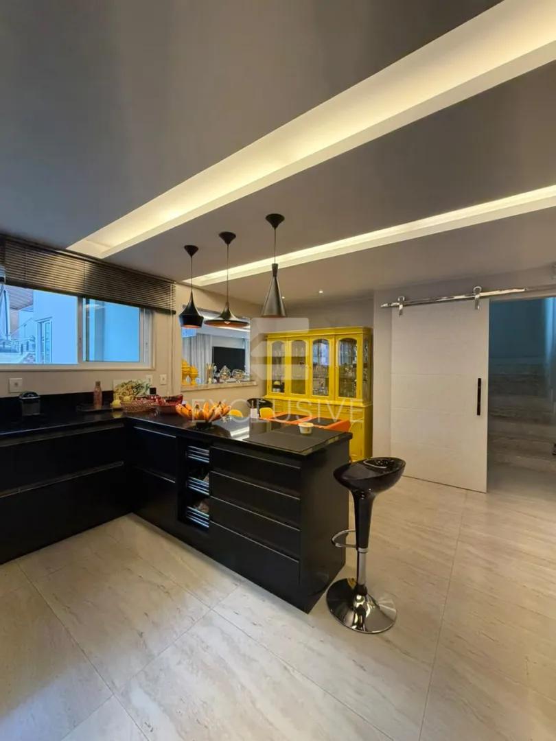 Casa com 3 dormit&oacute;rios &agrave; venda, 280 m&sup2; por R$ 2.350.000,00 - C&ocirc;nego - Nova Friburgo/RJ Rua Barão de Lucena Nova Friburgo - 
