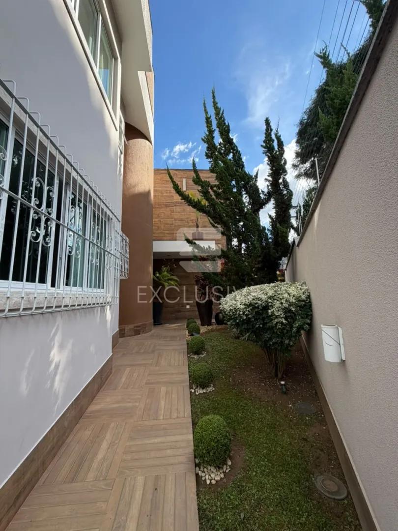 Casa com 3 dormit&oacute;rios &agrave; venda, 280 m&sup2; por R$ 2.350.000,00 - C&ocirc;nego - Nova Friburgo/RJ Rua Barão de Lucena Nova Friburgo - 
