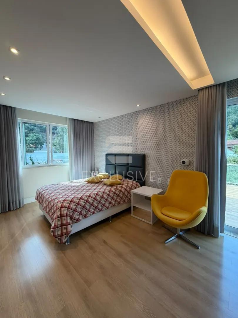 Casa com 3 dormit&oacute;rios &agrave; venda, 280 m&sup2; por R$ 2.350.000,00 - C&ocirc;nego - Nova Friburgo/RJ Rua Barão de Lucena Nova Friburgo - 