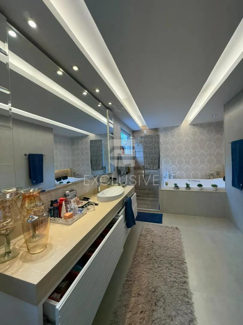 Casa com 3 dormit&oacute;rios &agrave; venda, 280 m&sup2; por R$ 2.350.000,00 - C&ocirc;nego - Nova Friburgo/RJ Rua Barão de Lucena Nova Friburgo - 