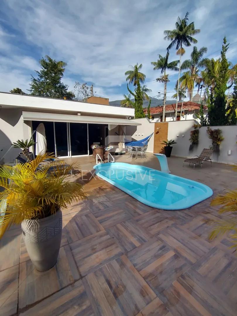 Casa com 3 dormit&oacute;rios &agrave; venda, 280 m&sup2; por R$ 2.350.000,00 - C&ocirc;nego - Nova Friburgo/RJ Rua Barão de Lucena Nova Friburgo - 