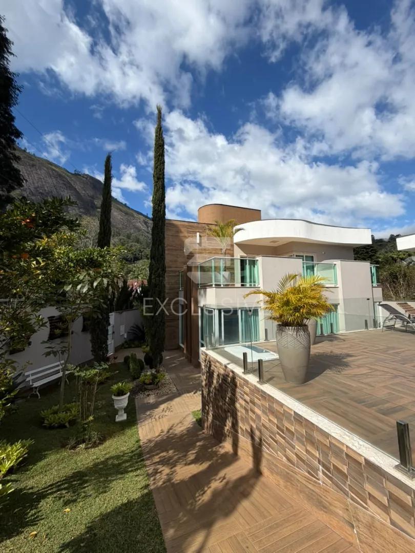 Casa com 3 dormit&oacute;rios &agrave; venda, 280 m&sup2; por R$ 2.350.000,00 - C&ocirc;nego - Nova Friburgo/RJ Rua Barão de Lucena Nova Friburgo - 