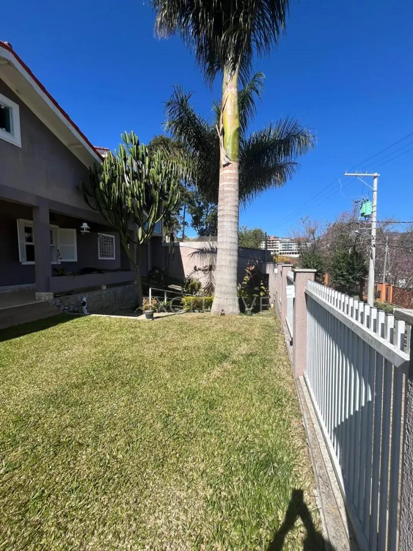 Casa com 4 dormit&oacute;rios &agrave; venda, 230 m&sup2; por R$ 980.000,00 - C&ocirc;nego - Nova Friburgo/RJ  Nova Friburgo - 