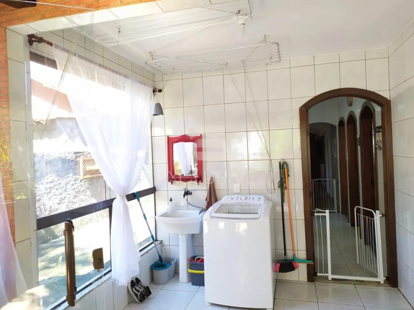 Casa com 3 dormit&oacute;rios &agrave; venda, 120 m&sup2; por R$ 480.000 - Sitio S&atilde;o Luiz - Nova Friburgo  Nova Friburgo - 