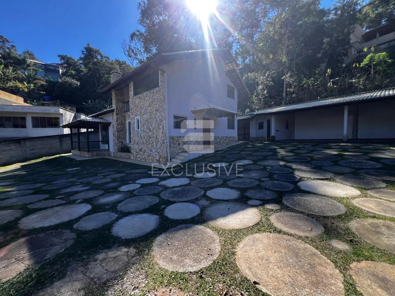 EXCELENTE CASA PARA LOCA&Ccedil;&Atilde;O - PARQUE SANTA ELISA - NOVA FRIBURGO  Nova Friburgo - 