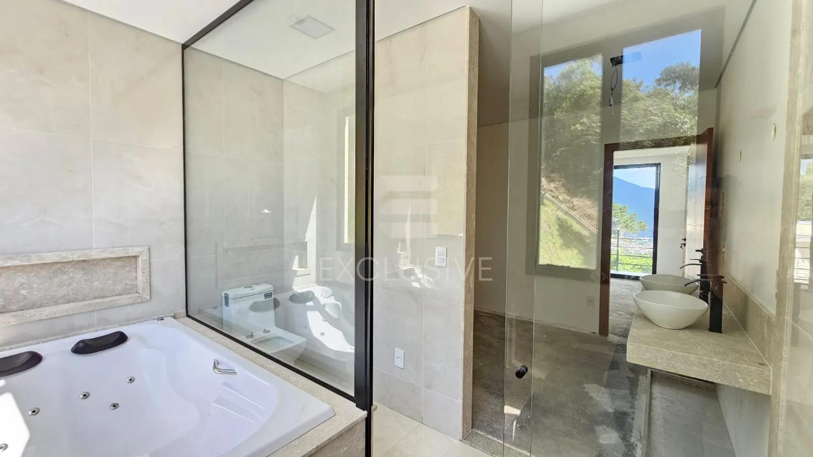 Linda Casa  3 dormit&oacute;rios sendo 2 su&iacute;tes com 210 m&sup2;  - Braunes - Nova Friburgo - RJ  Nova Friburgo - 