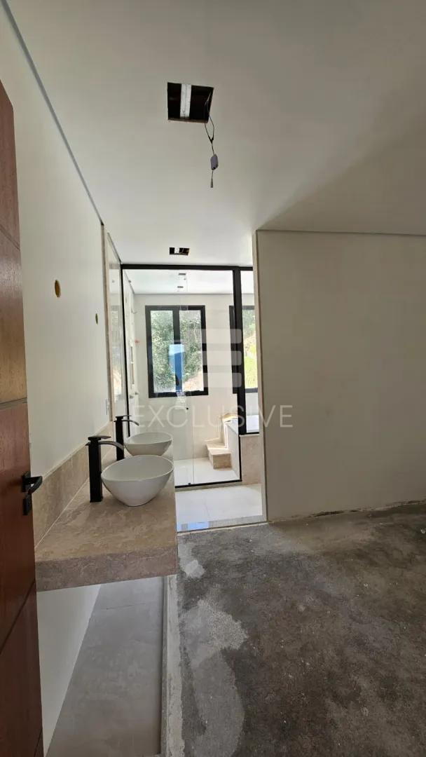 Linda Casa  3 dormit&oacute;rios sendo 2 su&iacute;tes com 210 m&sup2;  - Braunes - Nova Friburgo - RJ  Nova Friburgo - 