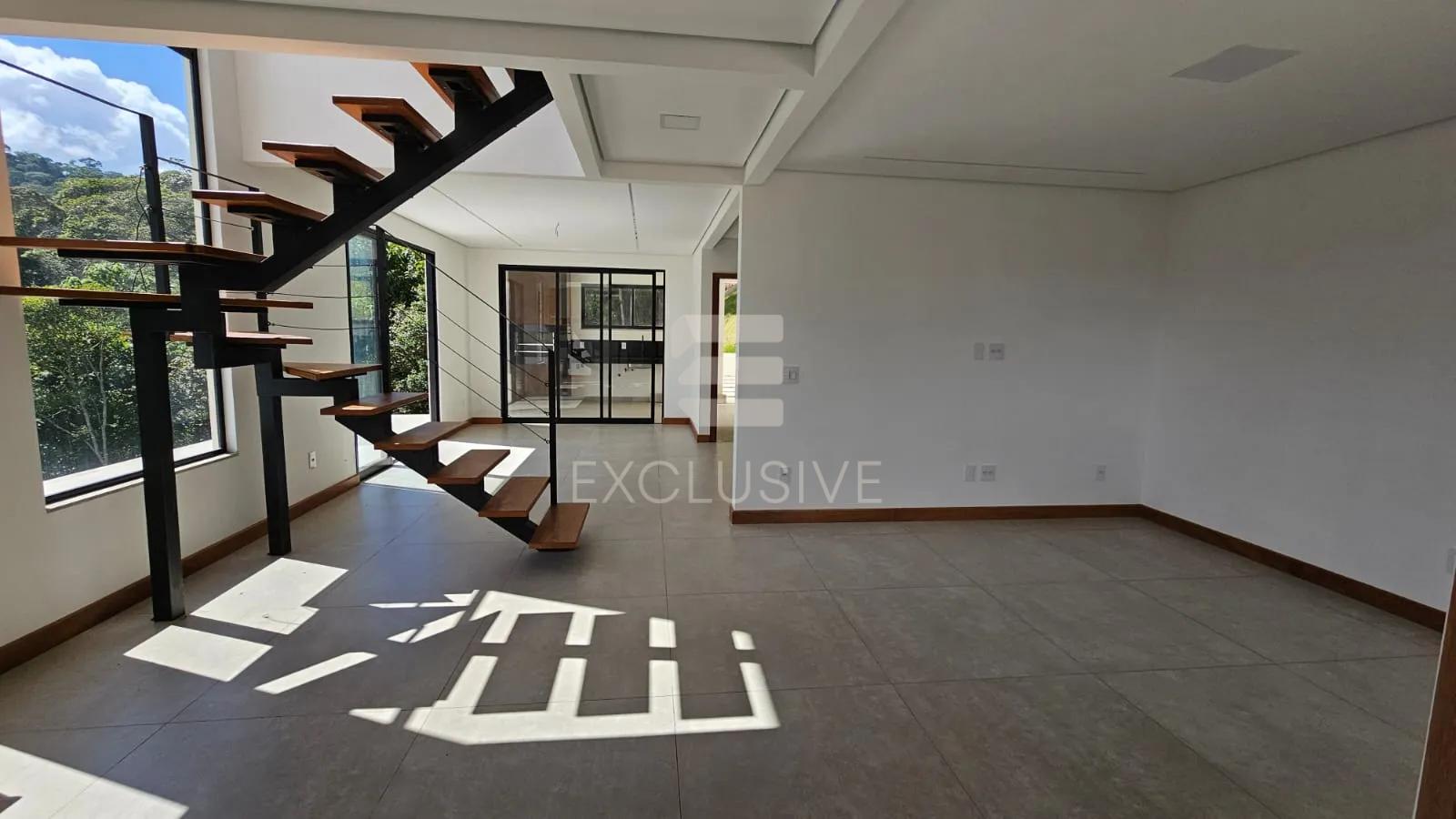 Linda Casa  3 dormit&oacute;rios sendo 2 su&iacute;tes com 210 m&sup2;  - Braunes - Nova Friburgo - RJ  Nova Friburgo - 