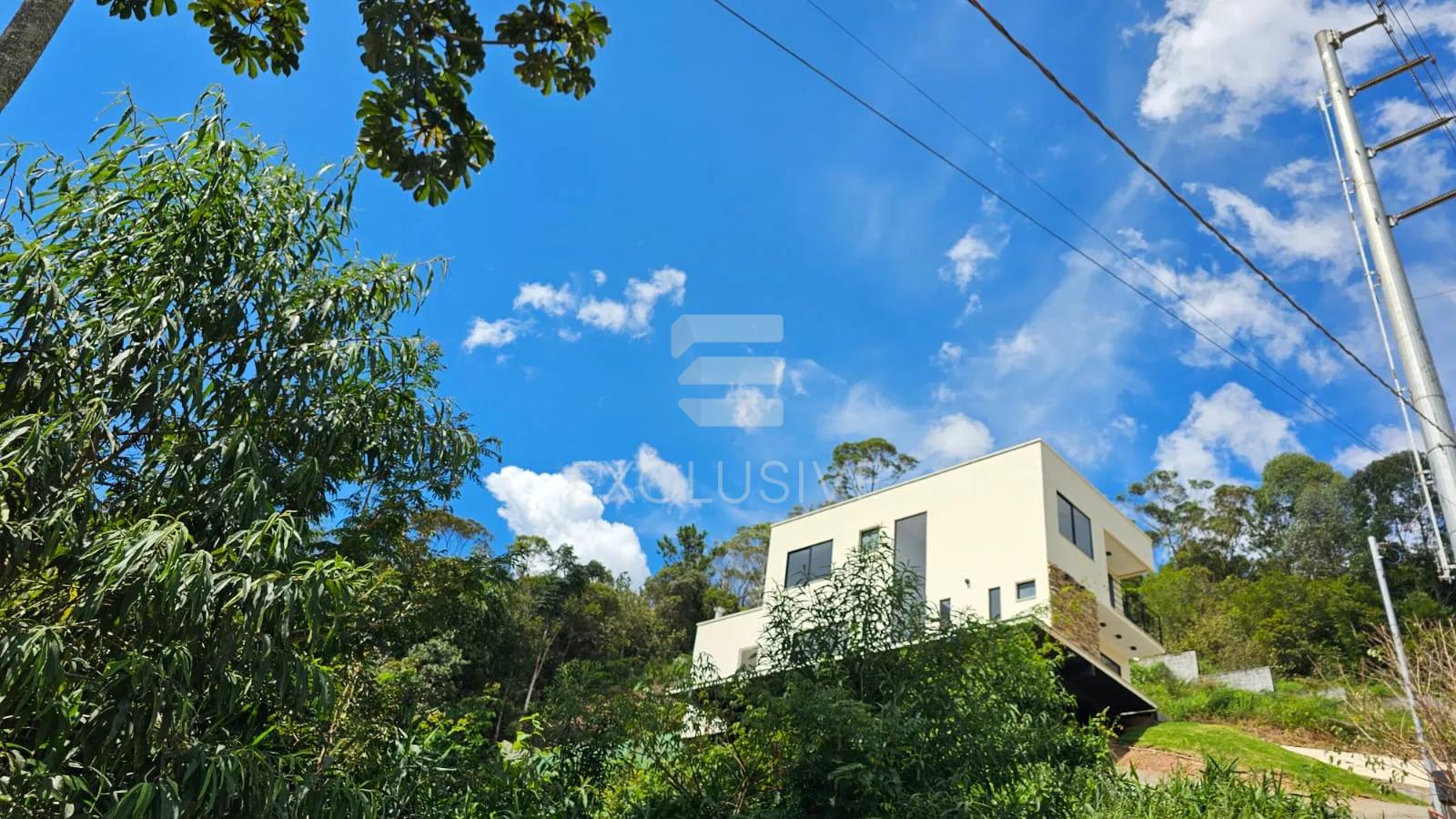 Linda Casa  3 dormit&oacute;rios sendo 2 su&iacute;tes com 210 m&sup2;  - Braunes - Nova Friburgo - RJ  Nova Friburgo - 