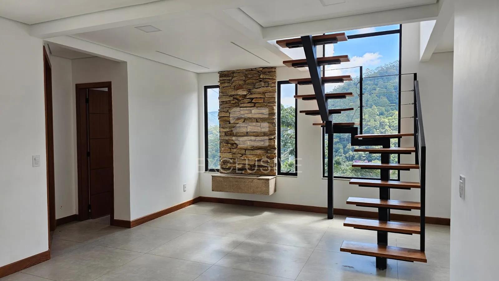 Linda Casa  3 dormit&oacute;rios sendo 2 su&iacute;tes com 210 m&sup2;  - Braunes - Nova Friburgo - RJ  Nova Friburgo - 