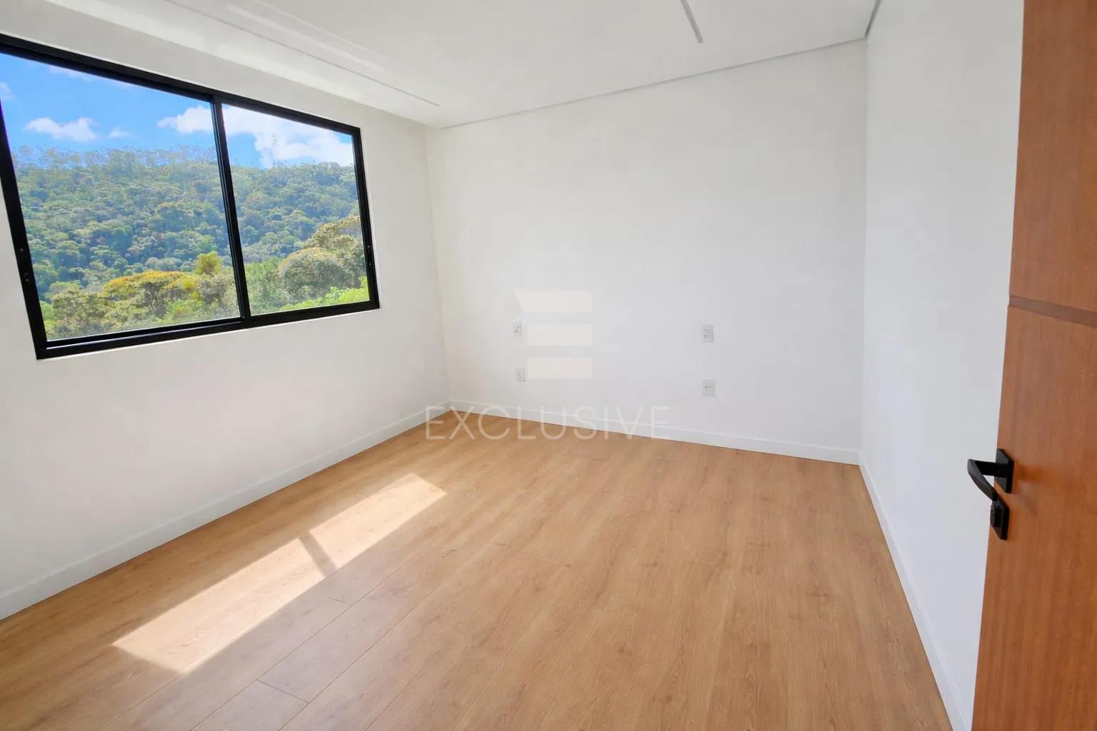 Linda Casa  3 dormit&oacute;rios sendo 2 su&iacute;tes com 210 m&sup2;  - Braunes - Nova Friburgo - RJ  Nova Friburgo - 