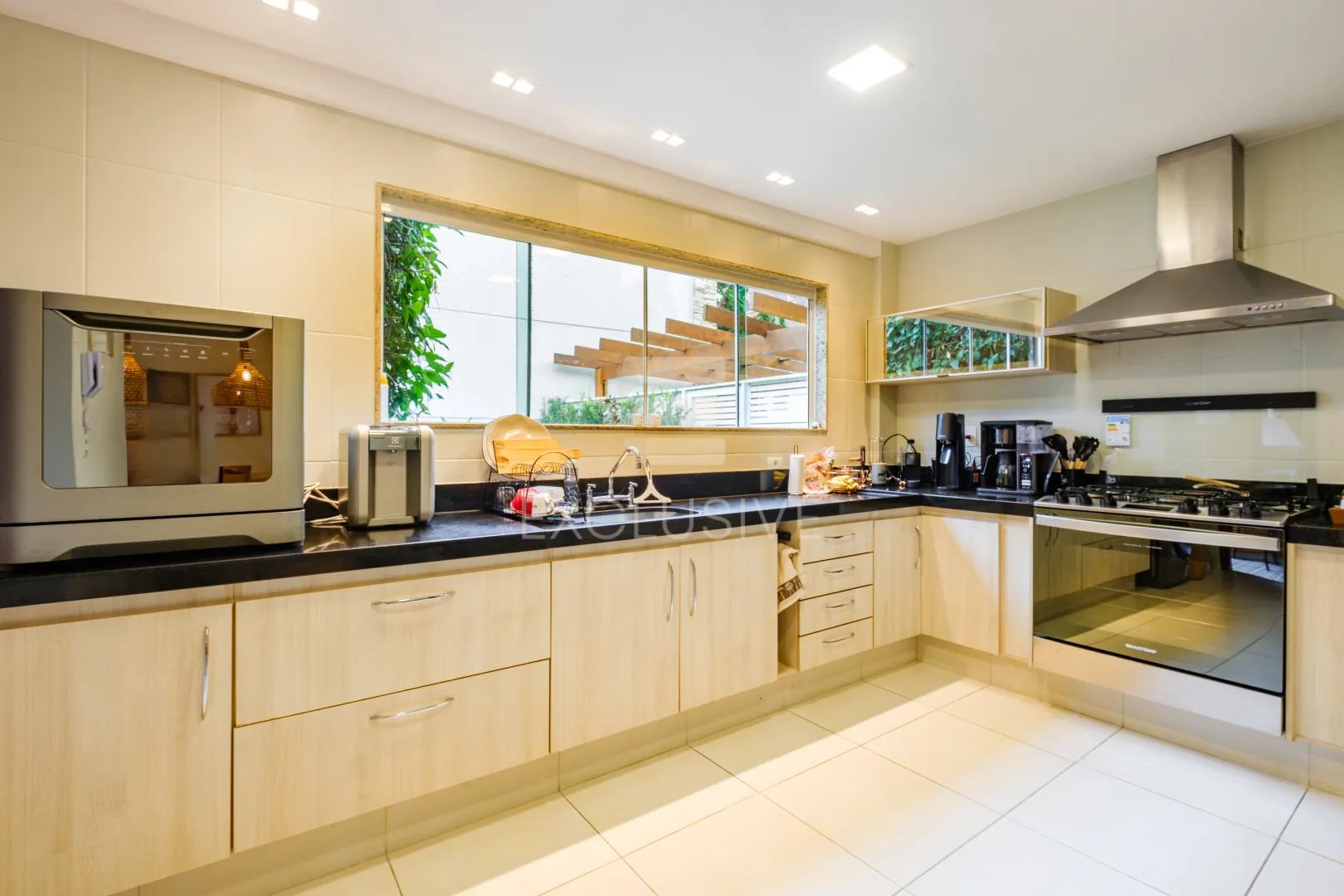 Casa 3 dormit&oacute;rios &agrave; venda, 237 m&sup2; por R$ 1.580.000,00 - C&ocirc;nego - Nova Friburgo-RJ  Nova Friburgo - 