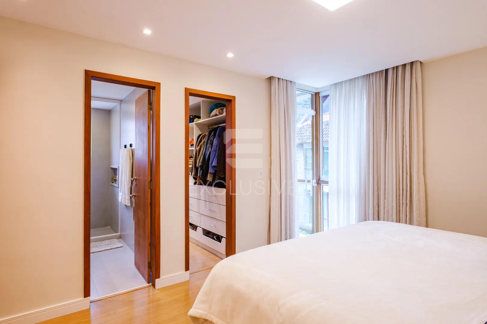 Casa 3 dormit&oacute;rios &agrave; venda, 237 m&sup2; por R$ 1.580.000,00 - C&ocirc;nego - Nova Friburgo-RJ  Nova Friburgo - 