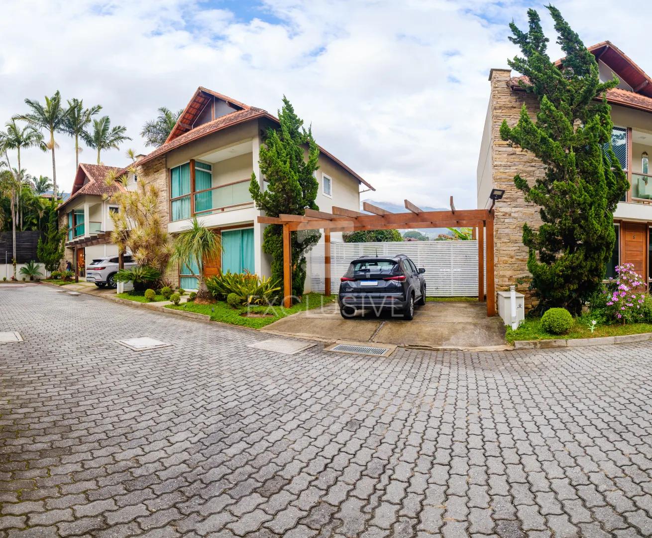 Casa 3 dormit&oacute;rios &agrave; venda, 237 m&sup2; por R$ 1.580.000,00 - C&ocirc;nego - Nova Friburgo-RJ  Nova Friburgo - 