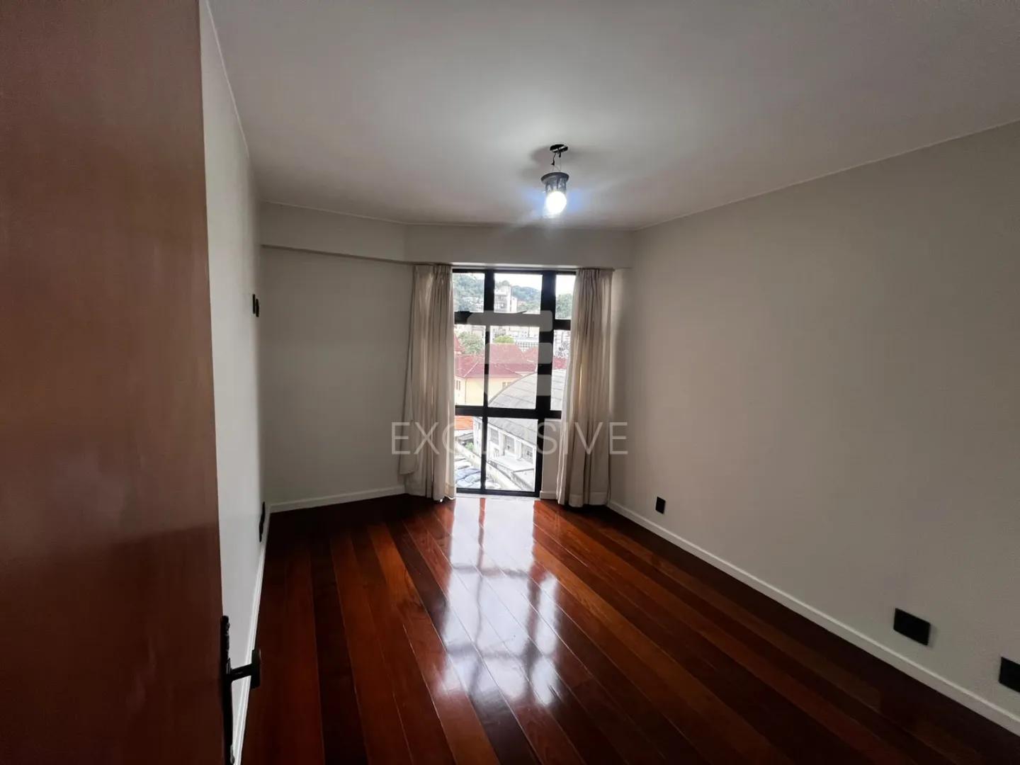 EXCELENTE APARTAMENTO - LOCA&Ccedil;&Atilde;O - 3 QUARTOS - CENTRO NOVA FRIBURGO  Nova Friburgo - 