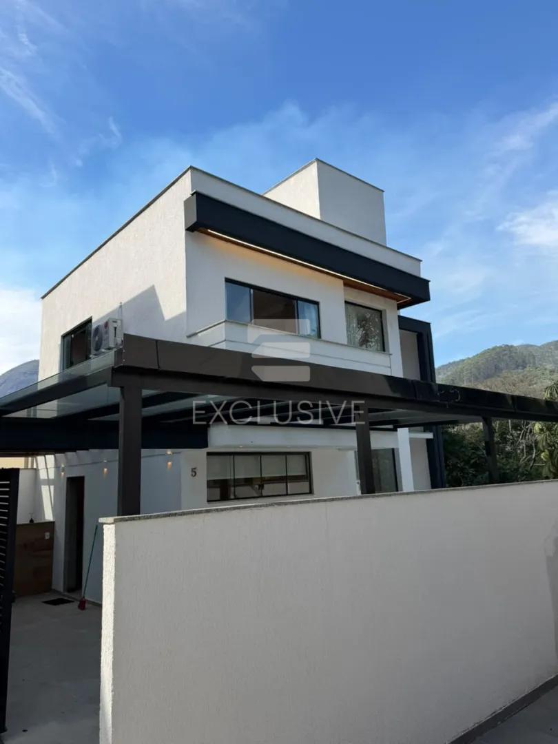 Casa com 2 Su&iacute;tes &agrave; venda, por R$ 780.000,00 - C&ocirc;nego - Nova Friburgo/RJ  Nova Friburgo - 